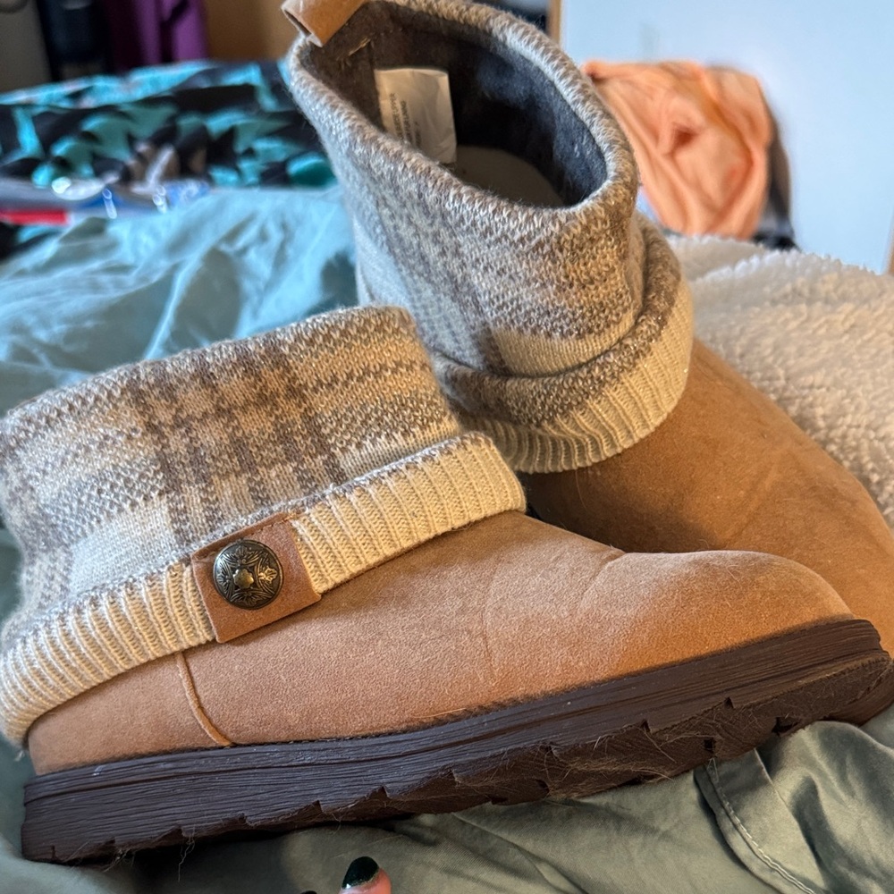 Muk Luks Tan Knit Cuff Boots